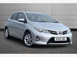 Silver Used 2015 Toyota Auris Hatchback | £7,550 (Fair price)
