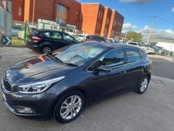 Silver Used 2014 Kia Ceed Hatchback | £4,995 (Fair price)