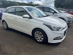 White Used 2015 Hyundai i20 Hatchback | £4,990 (Good price)