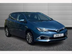 Denim blue Used 2018 Toyota Auris Hybrid Hatchback | £13,999 (Fair price)