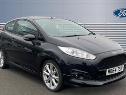 Black Used 2015 Ford Fiesta Zetec Hatchback | £5,600 (Fair price)