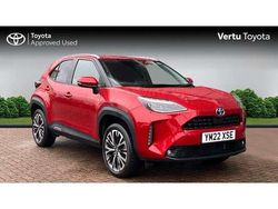 Red Used 2022 Toyota Yaris Hybrid SUV | £21,881 (A bit pricey)