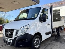 White Used 2018 Nissan NV400 SE Van | £7,990 (Fair price)
