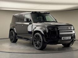 Santorini black Used 2025 Land Rover Defender SE Dynamic SUV | £83,500