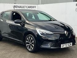 Metallic diamond black Used 2023 Renault Clio V Evolution Hatchback | £11,095 (Good price)