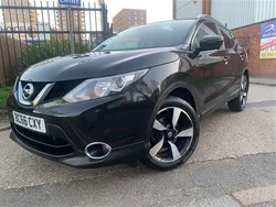 Black Used 2016 Nissan Qashqai N-Connecta SUV | £6,995 (Fair price)