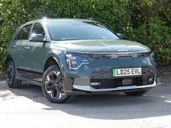 Green New 2025 Kia e-Niro 4 SUV | £29,000 (Expensive)