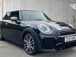 Black Used 2023 Mini Cooper S Exclusive Hatchback | £22,999 (Fair price)