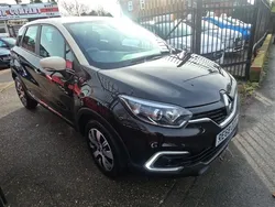 Black cream Used 2018 Renault Captur Play SUV | £6,699 (Fair price)