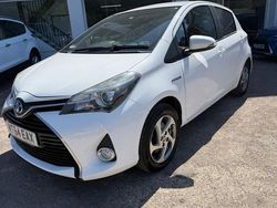 White Used 2014 Toyota Yaris Hybrid Hatchback | £7,690