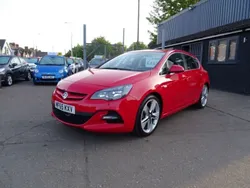 Red Used 2015 Vauxhall Astra Edition Hatchback | £3,995 (Fair price)