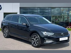 Black Used 2022 VW Passat SEL Estate | £17,913 (Fair price)