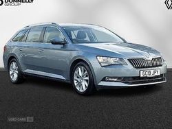 Grey Used 2019 Skoda Superb SE Estate | £12,990 (Fair price)