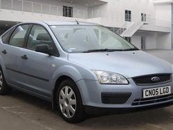 Blue Used 2005 Ford Focus Ghia Hatchback | £1,999 (Super price)