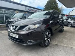 Deep purple Used 2015 Nissan Qashqai N-TEC SUV | £7,495 (A bit pricey)