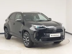 Black Used 2021 Toyota Yaris Hybrid Design Estate | £20,498 (Fair price)