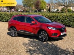 Red Used 2019 Renault Kadjar Iconic SUV | £10,599 (Fair price)