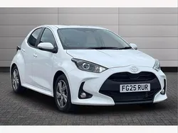White New 2025 Toyota Yaris Hybrid Hatchback | £19,500 (Super price)