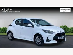 White Used 2022 Toyota Yaris Hybrid Hatchback | £16,502 (Good price)
