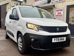 White Used 2019 Peugeot Partner MPV | £10,495 (Fair price)