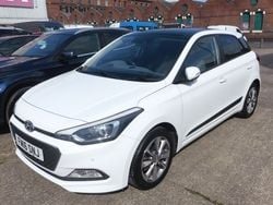White Used 2016 Hyundai i20 Premium SE Hatchback | £7,990 (Fair price)