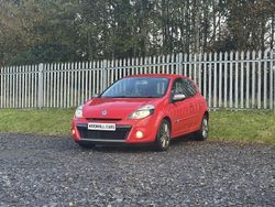 Red Used 2011 Renault Clio II Dynamique Hatchback | £2,500 (Fair price)