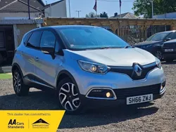 Silver/black Used 2016 Renault Captur Dynamique SUV | £6,790 (Fair price)