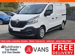 Glacier white Used 2021 Renault Trafic Business Van | £11,975 (Good price)