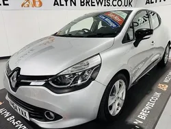 Mercury silver metallic Used 2014 Renault Clio IV Dynamique Hatchback | £5,499 (Fair price)