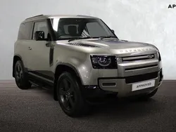 Silicon silver Used 2025 Land Rover Defender SE Dynamic SUV | £68,950 (Expensive)