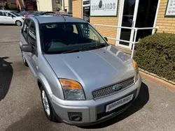 Moondust silver Used 2008 Ford Fusion Zetec Hatchback | £2,695 (Fair price)