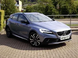 Blue Used 2018 Volvo V40 CC Pro Estate | £10,995 (Fair price)