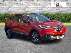 Red Used 2015 Renault Kadjar Signature SUV | £5,395 (Fair price)