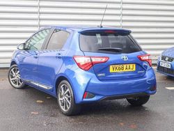 Blue Used 2018 Toyota Yaris Hybrid | £11,934 (Fair price)