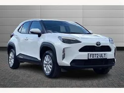 Pure white Used 2023 Toyota Yaris Cross SUV | £18,995 (Super price)