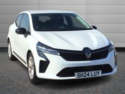 White Used 2024 Renault Clio V Evolution Hatchback | £14,995 (Fair price)