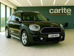 Black Used 2018 Mini Cooper Countryman SUV | £16,495 (Fair price)