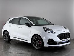White Used 2023 Ford Puma ST Hatchback | £19,850 (Fair price)