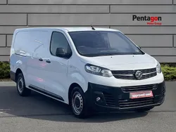 Solid kaolin white Used 2023 Vauxhall Vivaro S Van | £11,995 (Fair price)