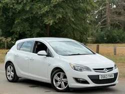 White Used 2013 Vauxhall Astra SRi Hatchback | £1,997 (Good price)