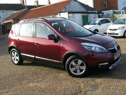Red Used 2015 Renault Scénic III Dynamique MPV | £4,995 (Fair price)