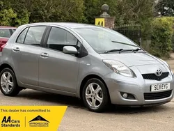 Silver Used 2011 Toyota Yaris Hatchback | £4,890 (Fair price)