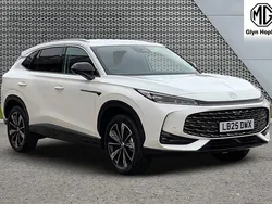 White New 2025 MG HS Trophy SUV | £22,857 (Fair price)