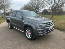 Grey Used 2017 VW Amarok Highline Pickup | £15,750 (Fair price)