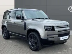 Used 2025 Land Rover Defender SE Dynamic SUV | £55,640 (Super price)
