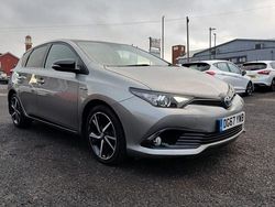Used 2017 Toyota Auris Hybrid | £11,995 (Fair price)