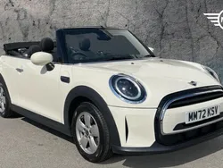 White Used 2023 Mini Cooper Classic Hatchback | £20,250 (Fair price)