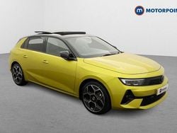 Yellow/black Used 2024 Vauxhall Astra Ultimate Hatchback | £20,399 (Fair price)