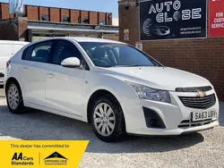 White Used 2013 Chevrolet Cruze LS Hatchback | £2,490 (Fair price)