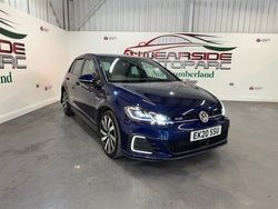 Blue Used 2020 VW Golf VII Advance Hatchback | £14,599 (Fair price)
